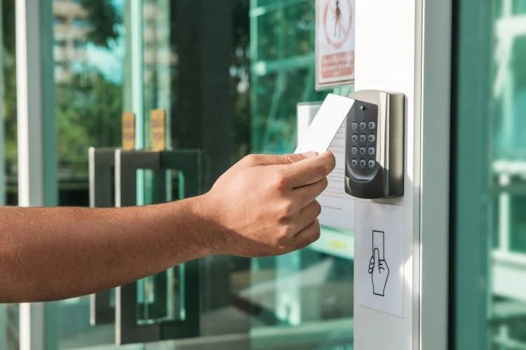 How Does a Proximity Card Reader Work?